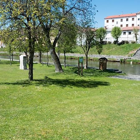Готель Hostal Bar Stop Velilla del Rio Carrion Екстер'єр фото