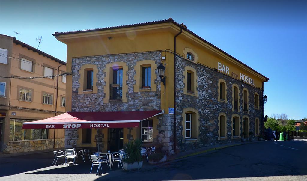 Готель Hostal Bar Stop Velilla del Rio Carrion Екстер'єр фото